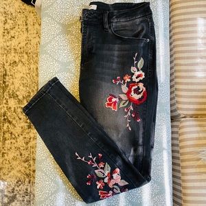 Kensie embroidered jeans